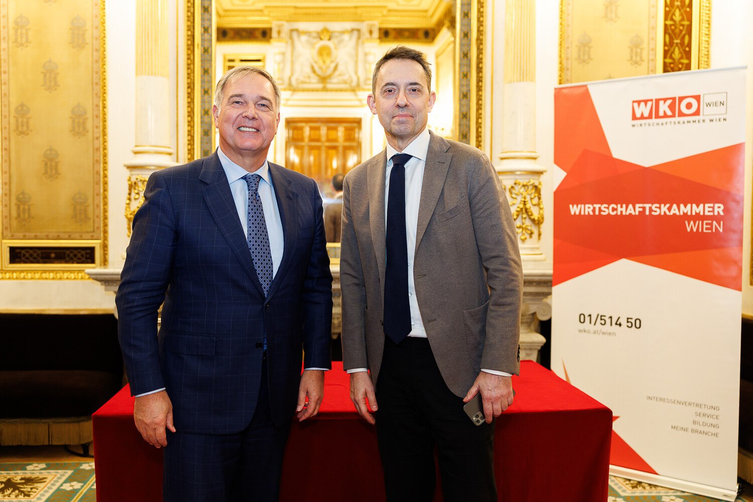 Präsentierten die volkswirtschaftlichen Effekte der Staatsoper: Walter Ruck und Bogdan Roščić. © Florian Wieser